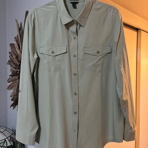 Eddie Bauer Green Button Down Shirt with Long Sleeves and Relaxed Fit